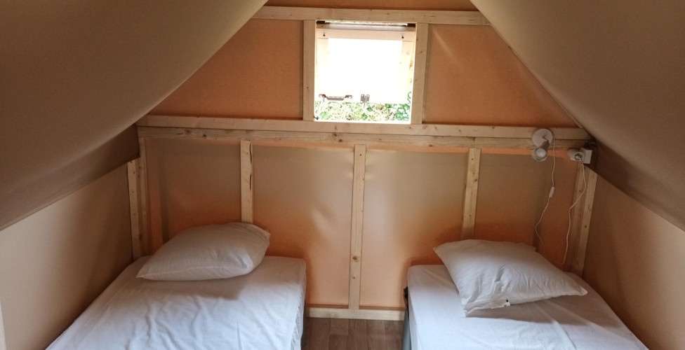 The Cyclo-tent, available for rent at Le Léhan campsite in Brittany in Finistère, by the sea